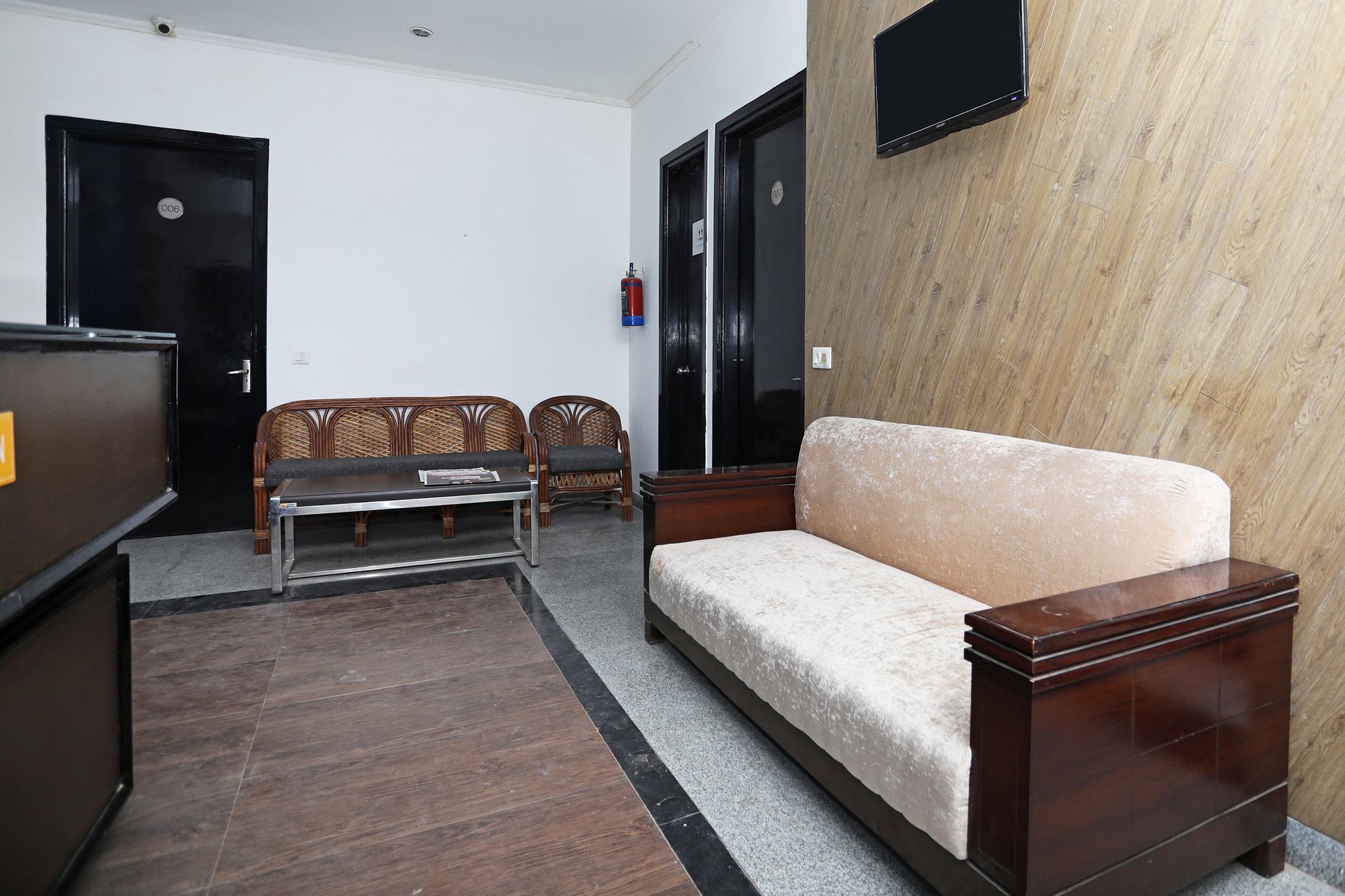 Hotel O Golf Stays Near Aravali Biodiversity Park Gurgaon Exteriör bild